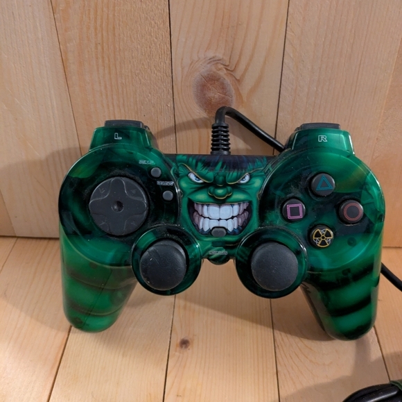 PlayStation 1 Hulk Green Wired Game Controller Used - Picture 5 of 9